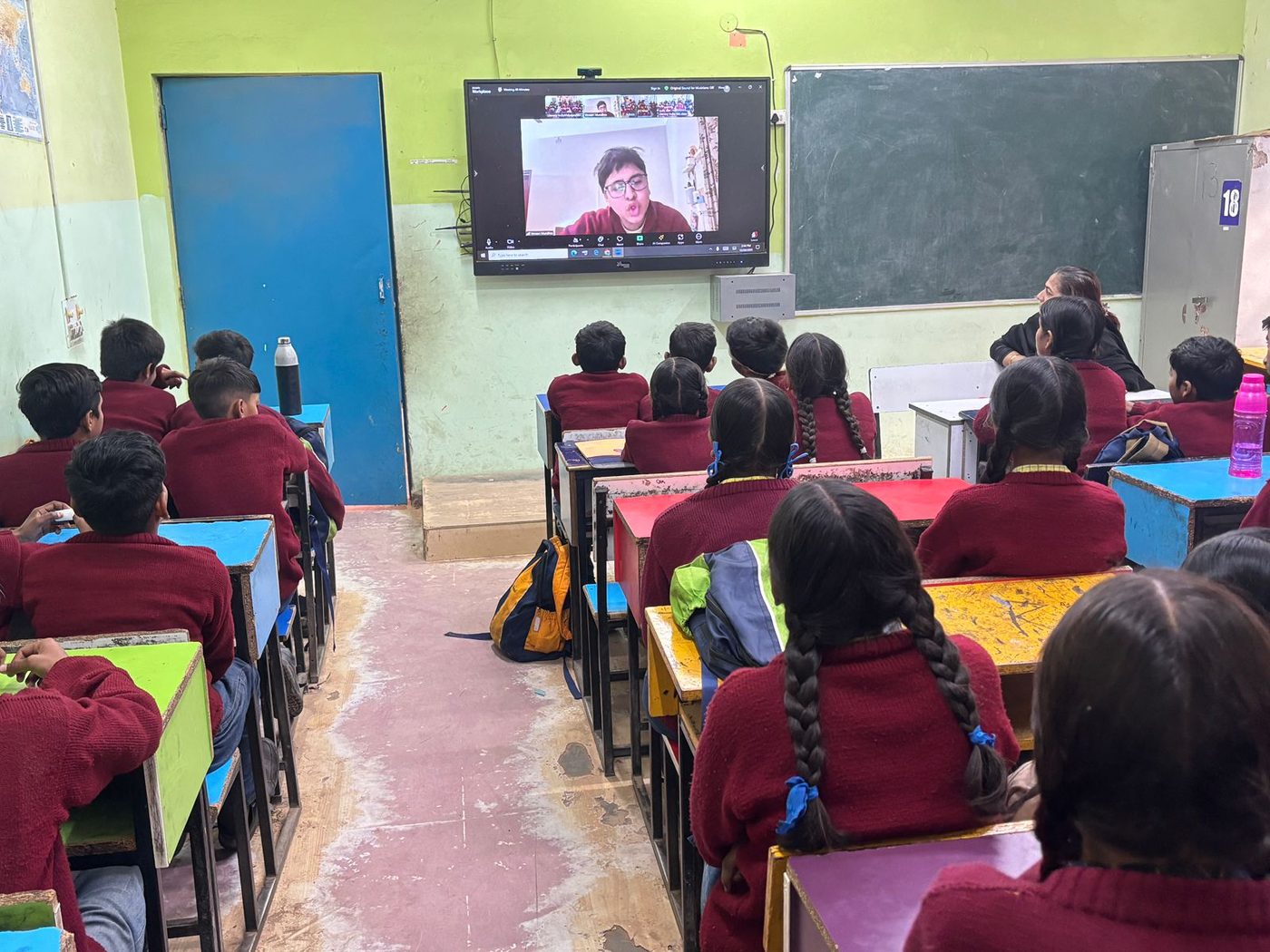 Vevaan presenting live on the classroom screen